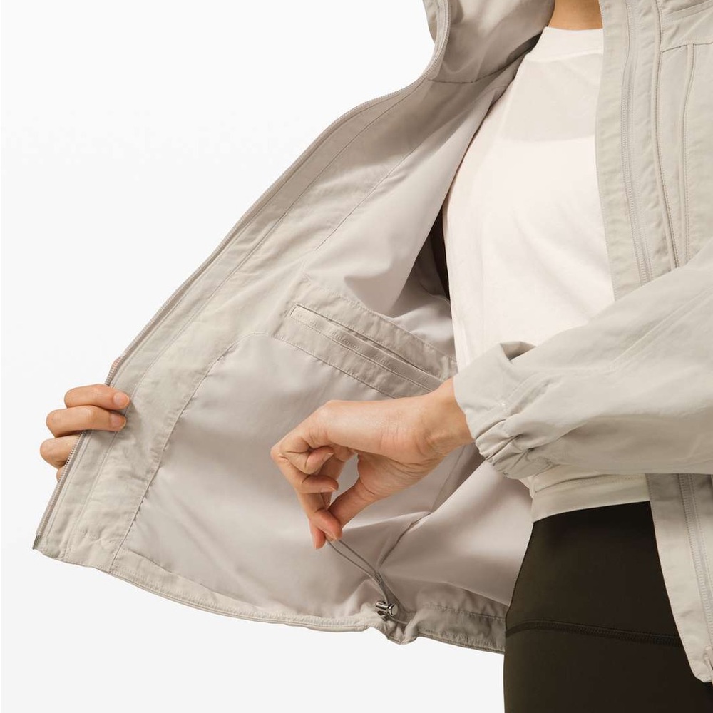Lululemon Always Effortless Jacket in Dune - Picture 2 of 7